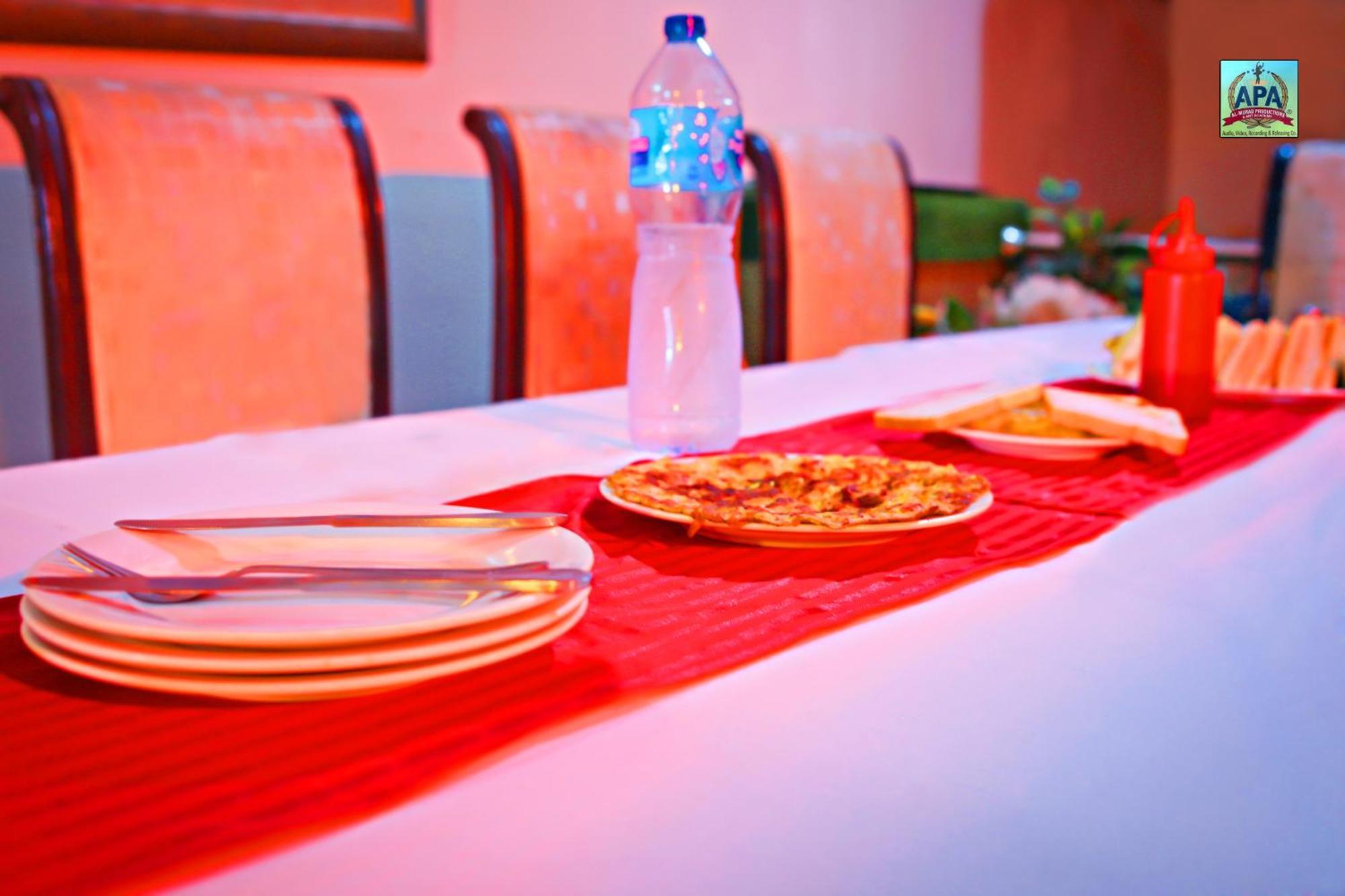 Quick Continental Hotel - Jail Road Лахор Экстерьер фото
