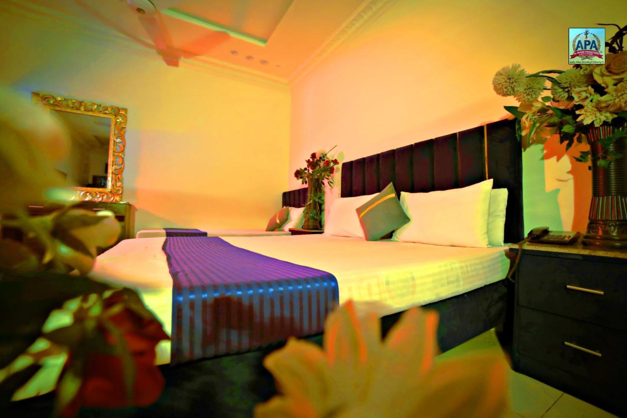 Quick Continental Hotel - Jail Road Лахор Экстерьер фото